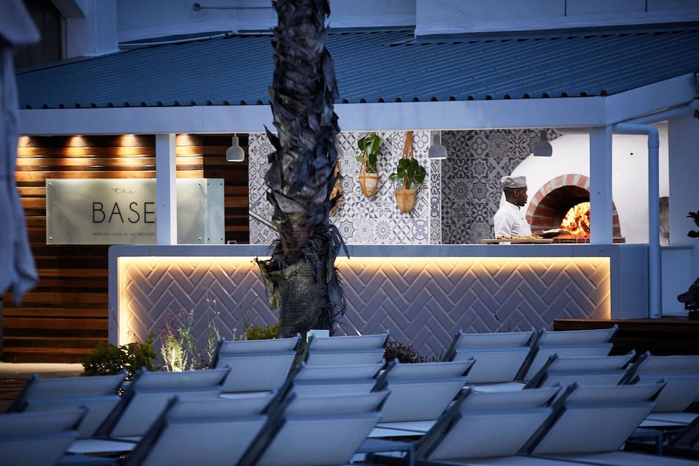 President Hotel — Restaurant & bars in Cape Town, Western Cape