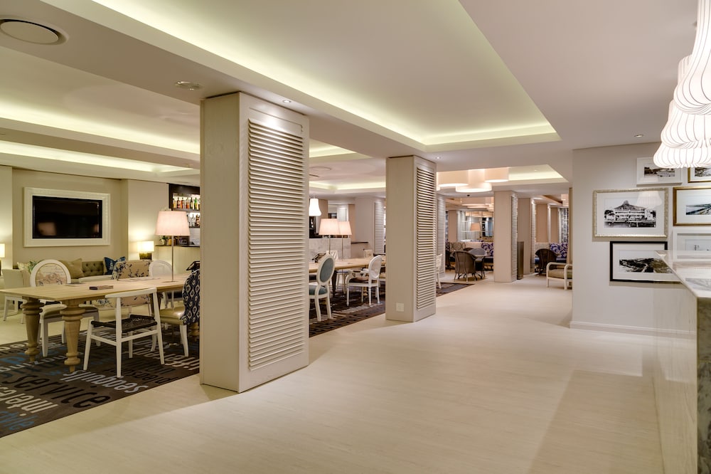 Protea Hotel by Marriott Cape Town Sea Point — Restaurant & bars in Cape Town, Western Cape