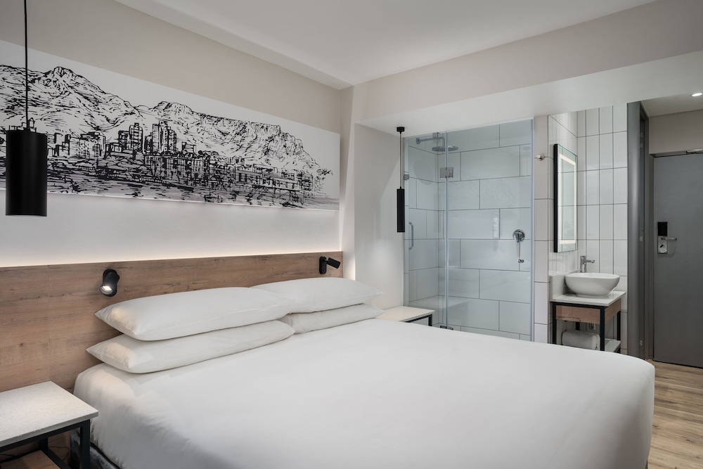 Protea Hotel by Marriott Cape Town Sea Point — Hotel rooms in Cape Town, Western Cape