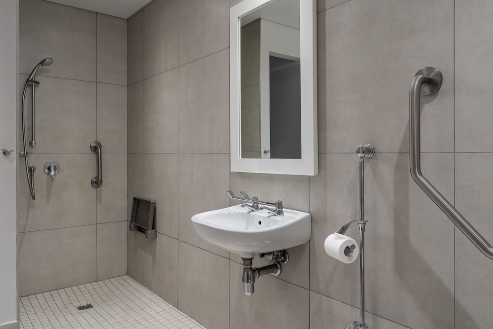 Protea Hotel by Marriott Cape Town Sea Point — Hotel rooms in Cape Town, Western Cape