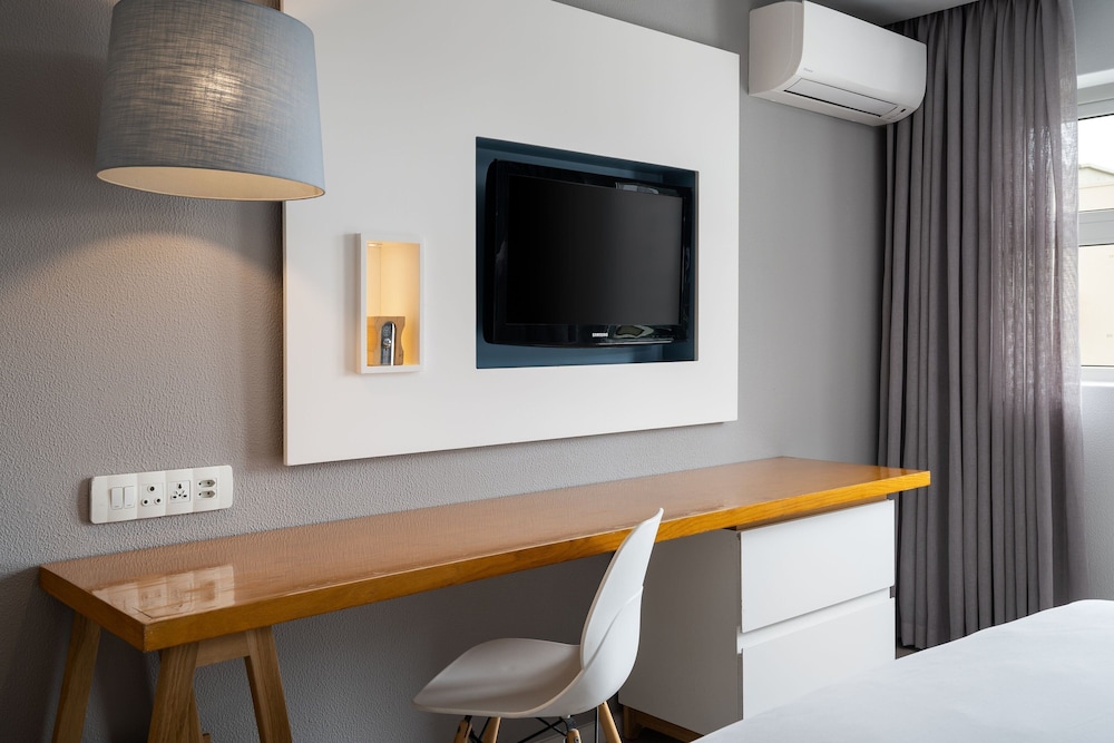 Protea Hotel by Marriott Cape Town Sea Point — Hotel rooms in Cape Town, Western Cape