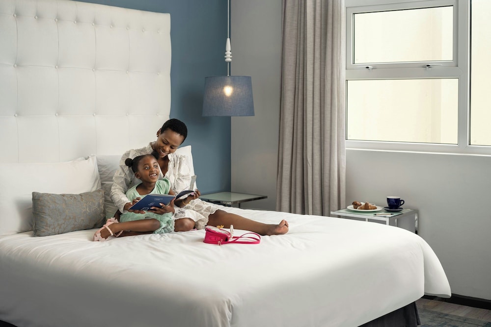 Protea Hotel by Marriott Cape Town Sea Point — Hotel rooms in Cape Town, Western Cape