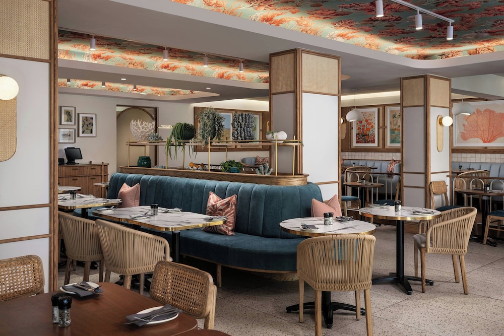 Protea Hotel by Marriott Cape Town Sea Point — Restaurant & bars in Cape Town, Western Cape