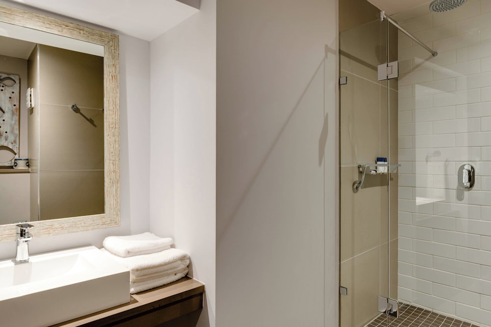 Protea Hotel by Marriott Cape Town Sea Point — Hotel rooms in Cape Town, Western Cape