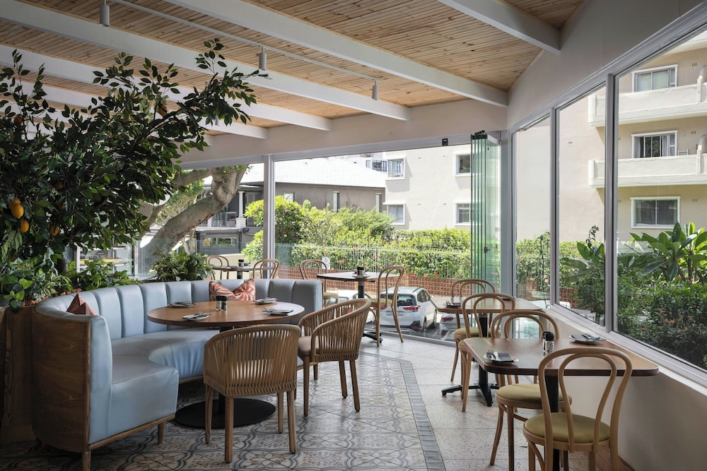 Protea Hotel by Marriott Cape Town Sea Point — Restaurant & bars in Cape Town, Western Cape