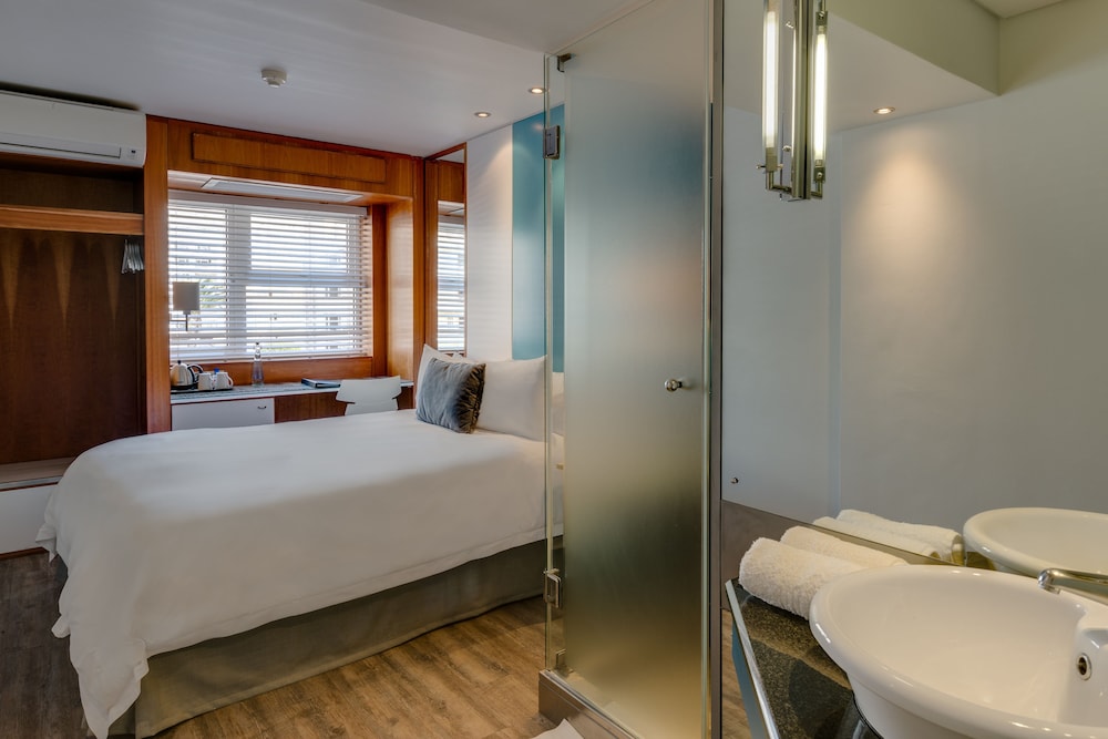 Protea Hotel by Marriott Cape Town Sea Point — Hotel rooms in Cape Town, Western Cape