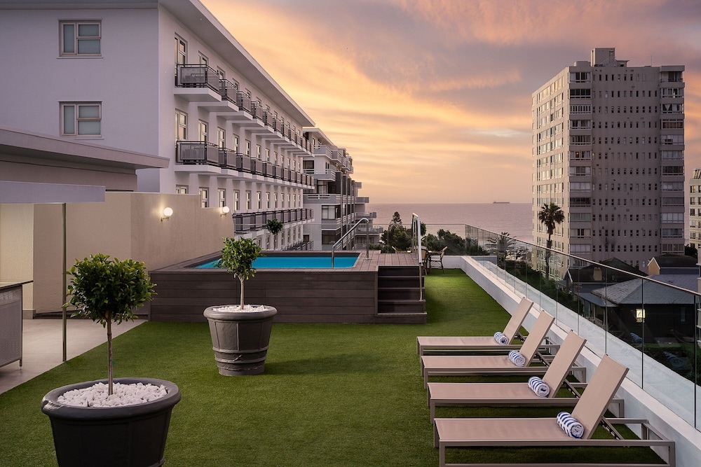 Protea Hotel by Marriott Cape Town Sea Point — Swimming pool in Cape Town, Western Cape
