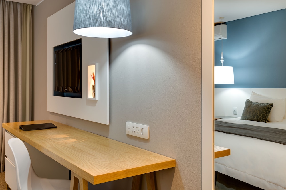 Protea Hotel by Marriott Cape Town Sea Point — Hotel rooms in Cape Town, Western Cape