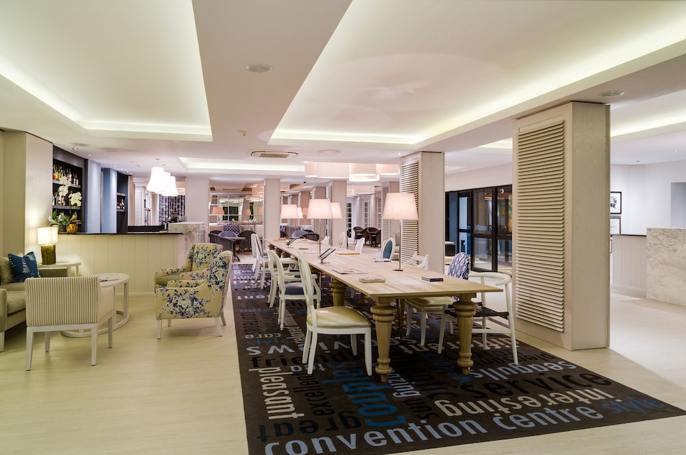 Protea Hotel by Marriott Cape Town Sea Point — Restaurant & bars in Cape Town, Western Cape