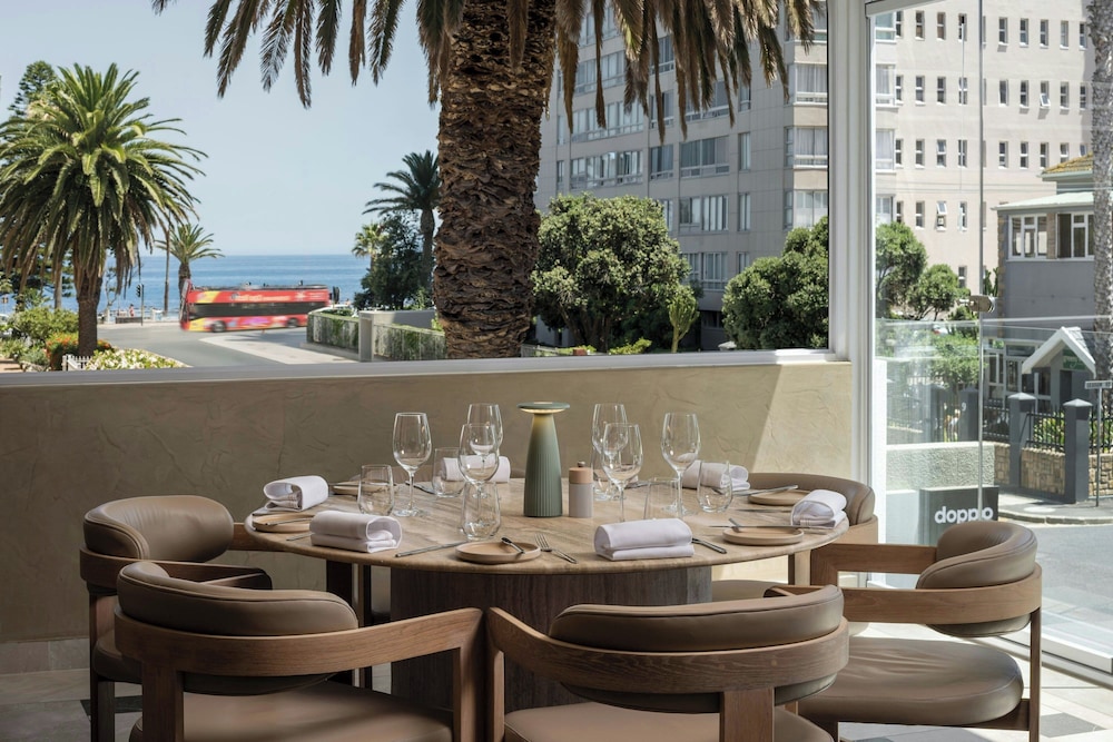 Protea Hotel by Marriott Cape Town Sea Point — Restaurant & bars in Cape Town, Western Cape