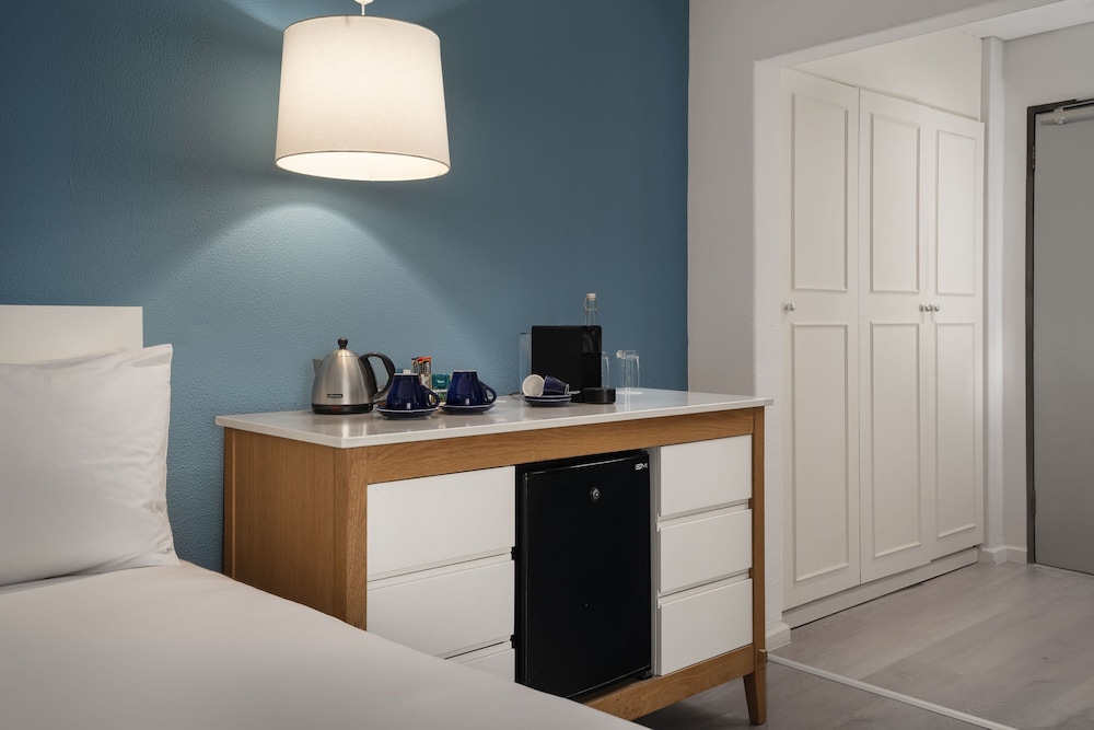 Protea Hotel by Marriott Cape Town Sea Point — Hotel rooms in Cape Town, Western Cape