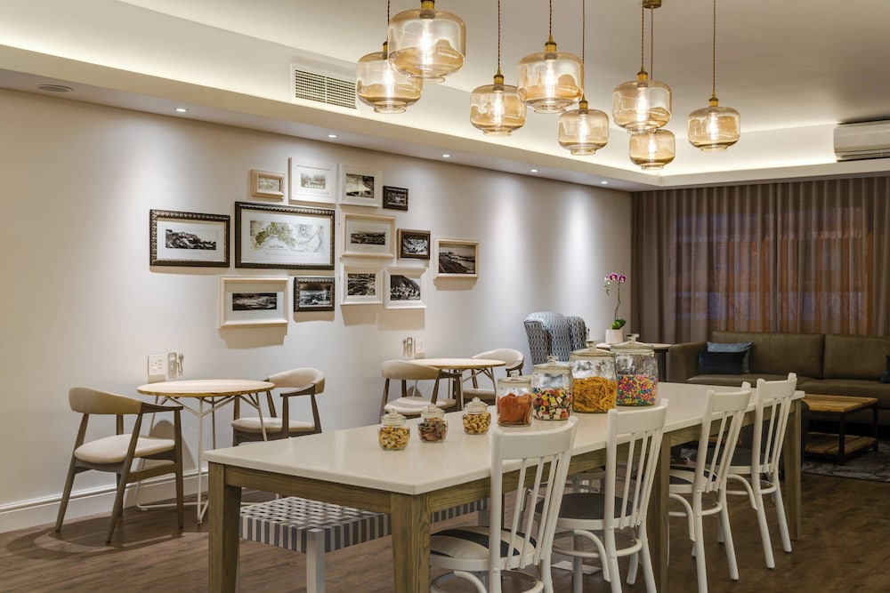 Protea Hotel by Marriott Cape Town Sea Point — Restaurant & bars in Cape Town, Western Cape