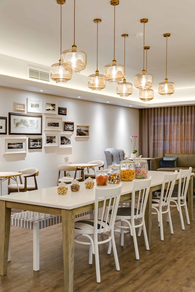 Protea Hotel by Marriott Cape Town Sea Point — Restaurant & bars in Cape Town, Western Cape