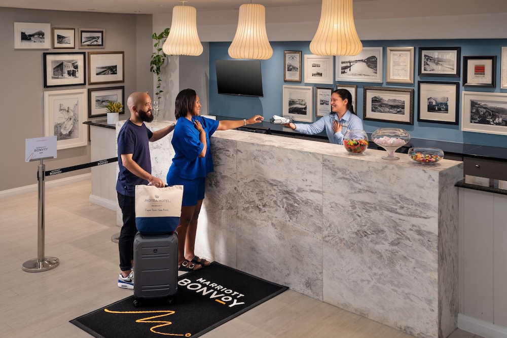 Protea Hotel by Marriott Cape Town Sea Point — Hotel building in Cape Town, Western Cape