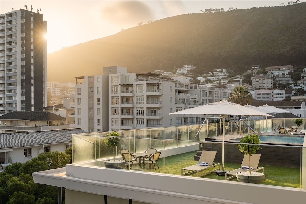 Protea Hotel by Marriott Cape Town Sea Point — Hotel building in Cape Town, Western Cape