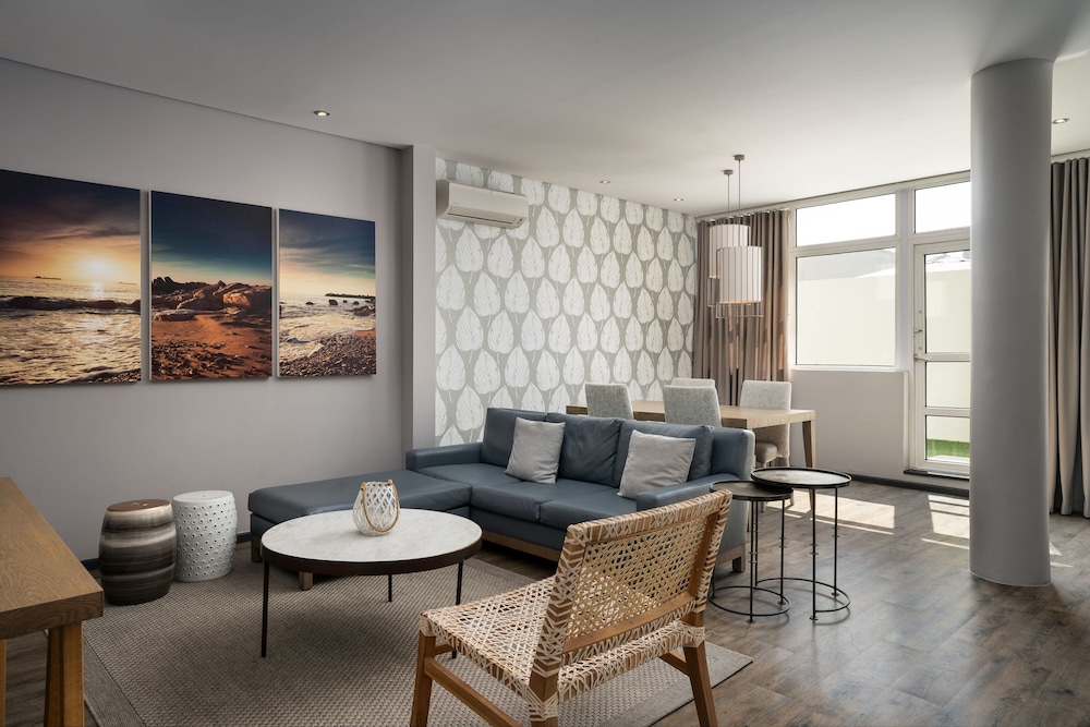 Protea Hotel by Marriott Cape Town Sea Point — Hotel rooms in Cape Town, Western Cape