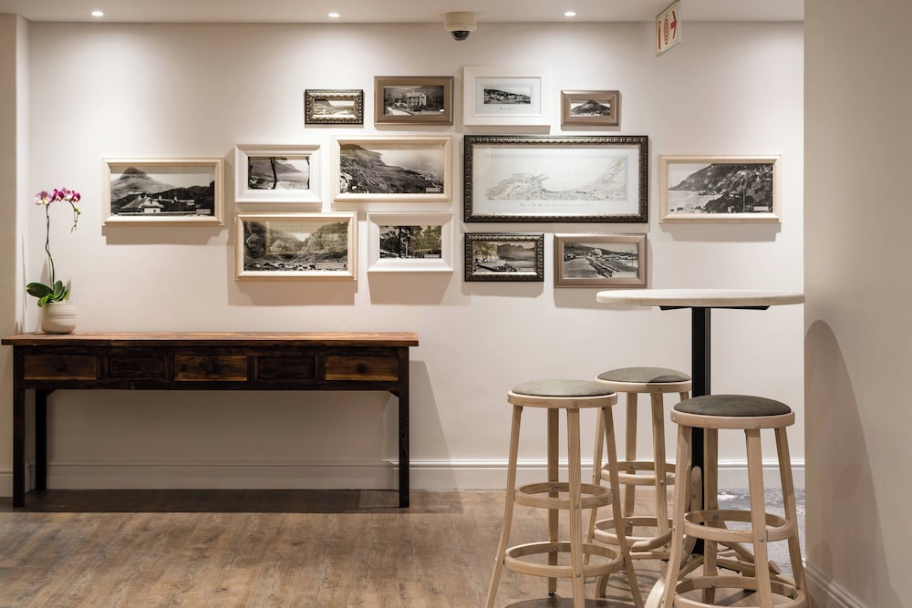 Protea Hotel by Marriott Cape Town Sea Point — Restaurant & bars in Cape Town, Western Cape