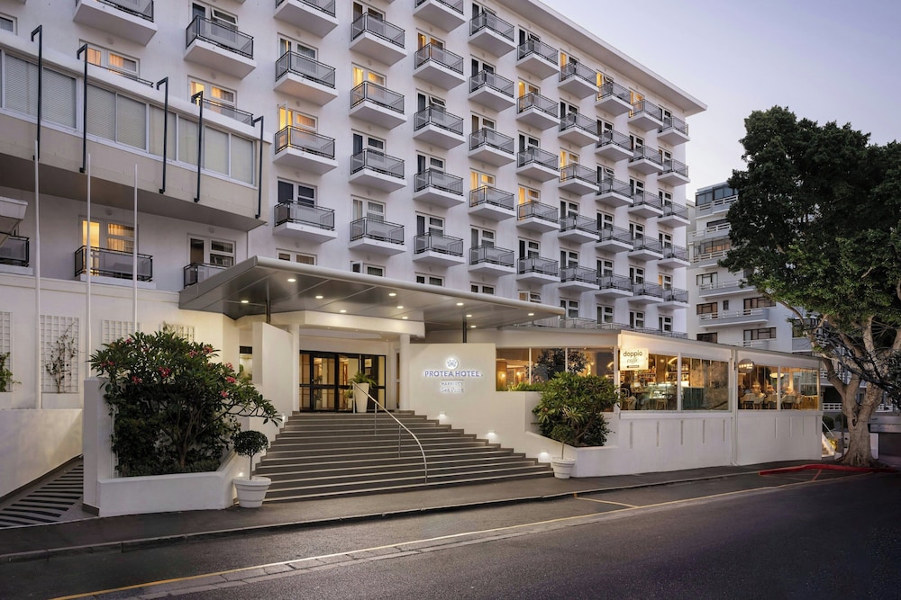 Protea Hotel by Marriott Cape Town Sea Point — Hotel building in Cape Town, Western Cape
