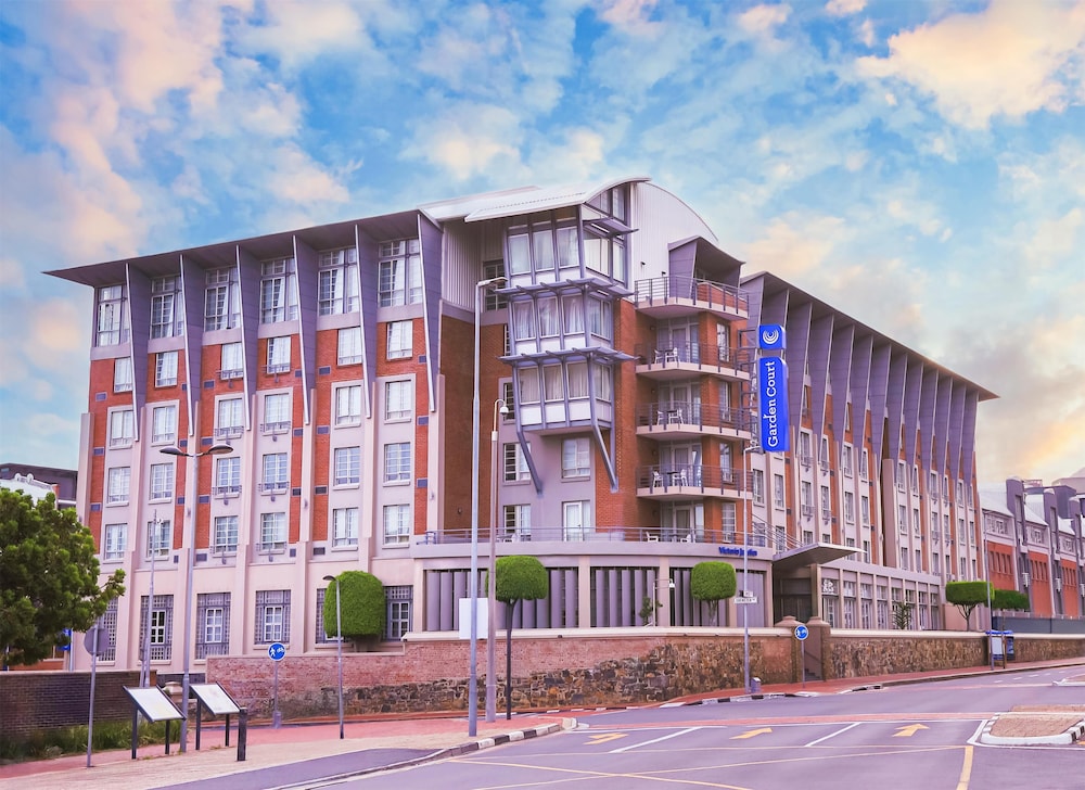 Garden Court Victoria Junction — Hotel building in Cape Town, Western Cape