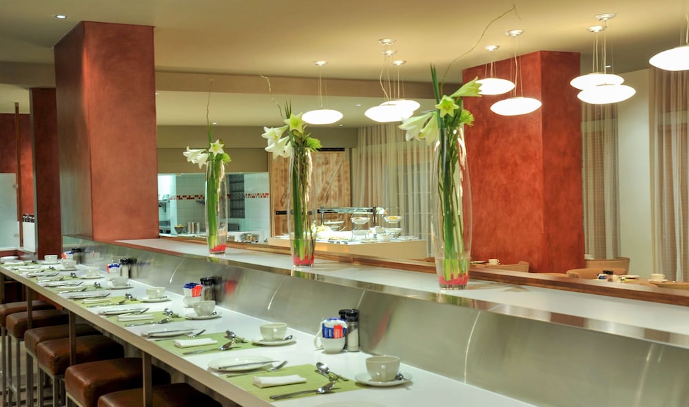 Garden Court Victoria Junction — Restaurant & bars in Cape Town, Western Cape