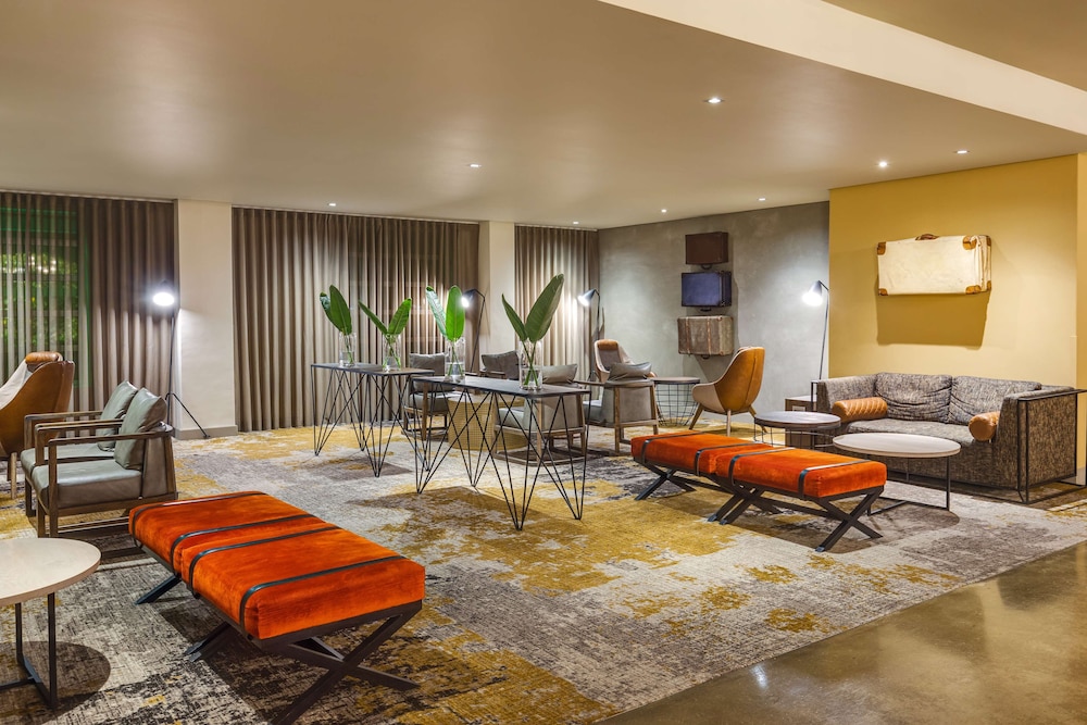Garden Court Victoria Junction — Hotel building in Cape Town, Western Cape