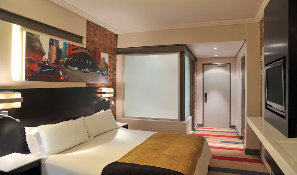 Garden Court Victoria Junction — Hotel rooms in Cape Town, Western Cape