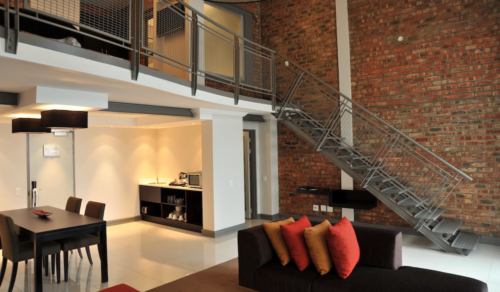 Garden Court Victoria Junction — Hotel rooms in Cape Town, Western Cape