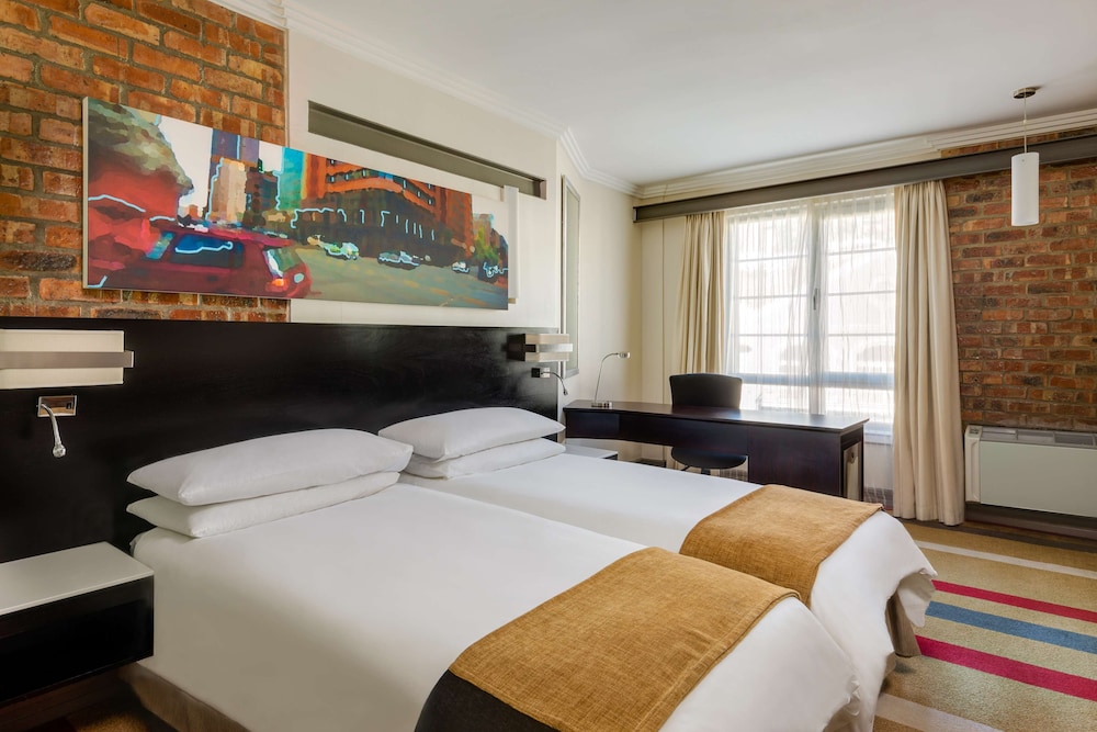 Garden Court Victoria Junction — Hotel rooms in Cape Town, Western Cape