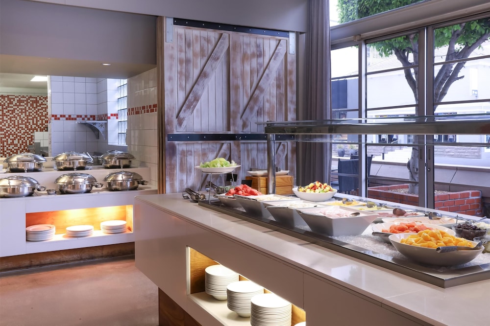 Garden Court Victoria Junction — Restaurant & bars in Cape Town, Western Cape