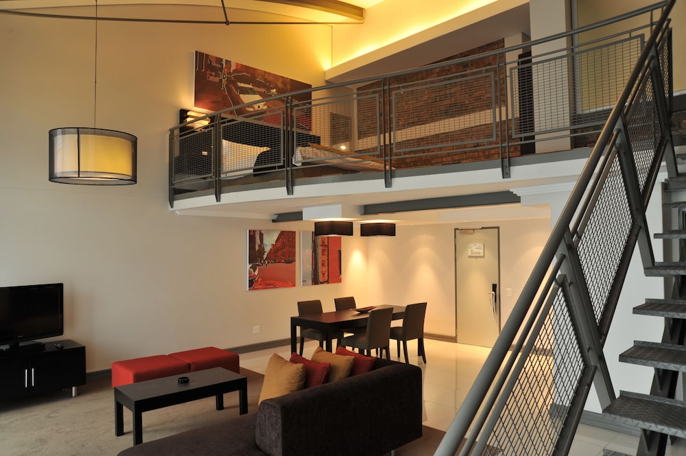 Garden Court Victoria Junction — Hotel rooms in Cape Town, Western Cape