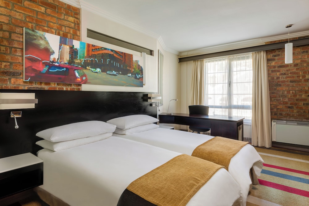 Garden Court Victoria Junction — Hotel rooms in Cape Town, Western Cape