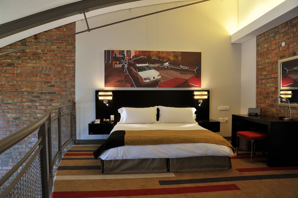 Garden Court Victoria Junction — Hotel rooms in Cape Town, Western Cape