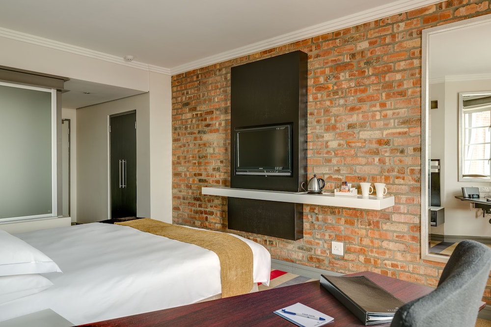 Garden Court Victoria Junction — Hotel rooms in Cape Town, Western Cape