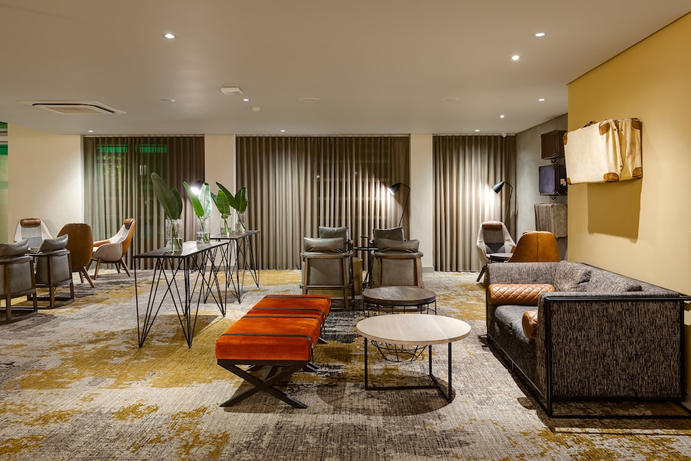 Garden Court Victoria Junction — Restaurant & bars in Cape Town, Western Cape
