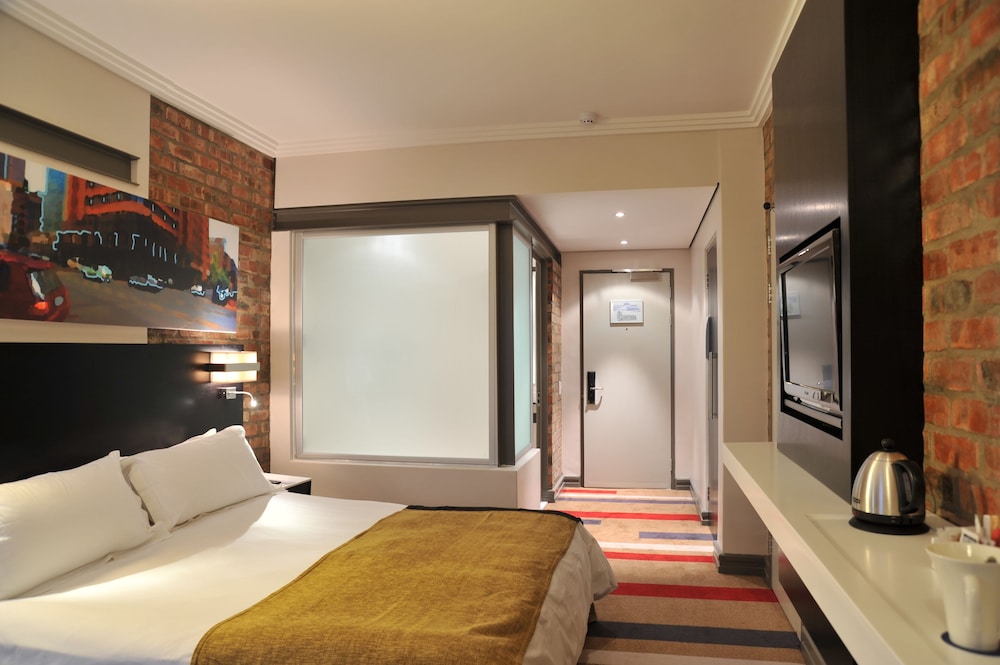 Garden Court Victoria Junction — Hotel rooms in Cape Town, Western Cape