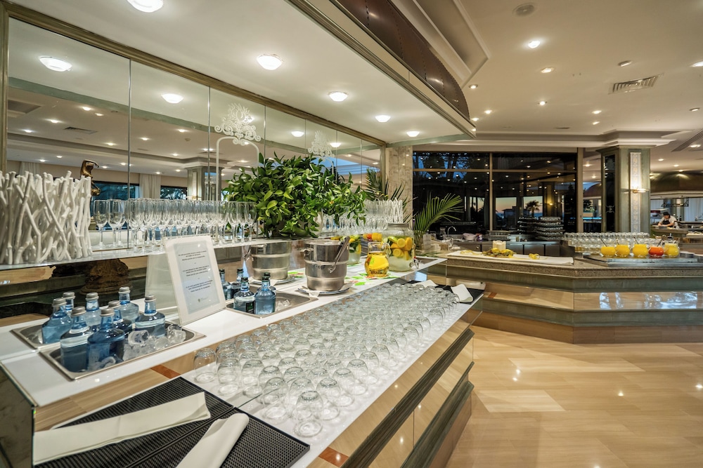 GPRO Valparaiso Palace & Spa — Restaurant & bars in Palma de Mallorca, Balearic Islands
