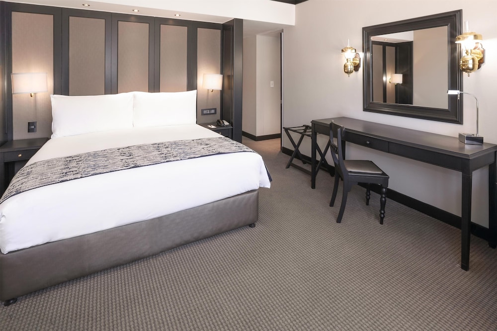 Southern Sun Cape Sun — Hotel rooms in Cape Town, Western Cape