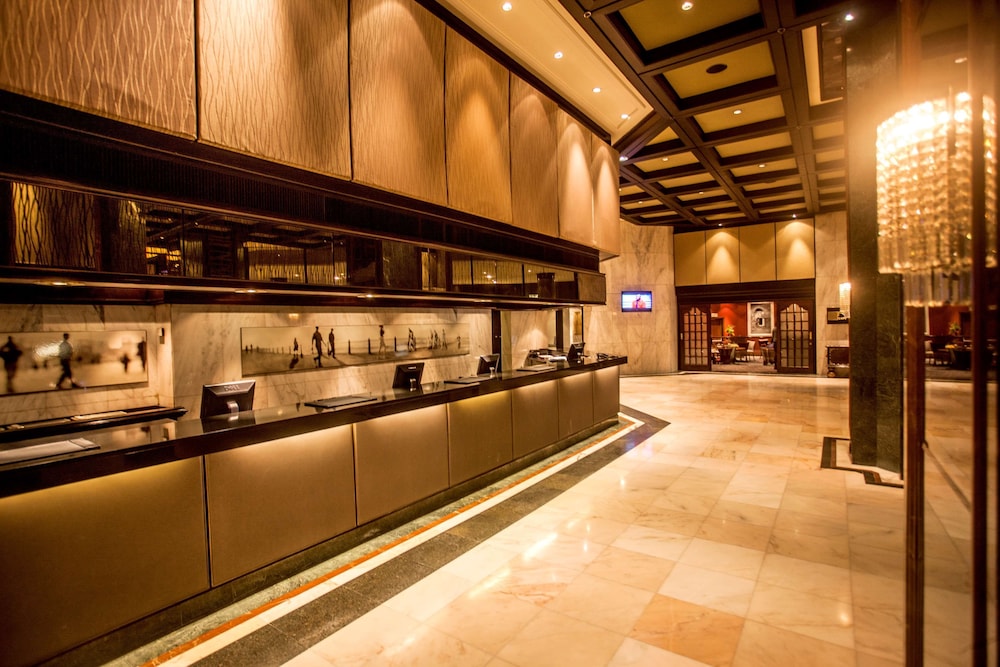 Southern Sun Cape Sun — Restaurant & bars in Cape Town, Western Cape