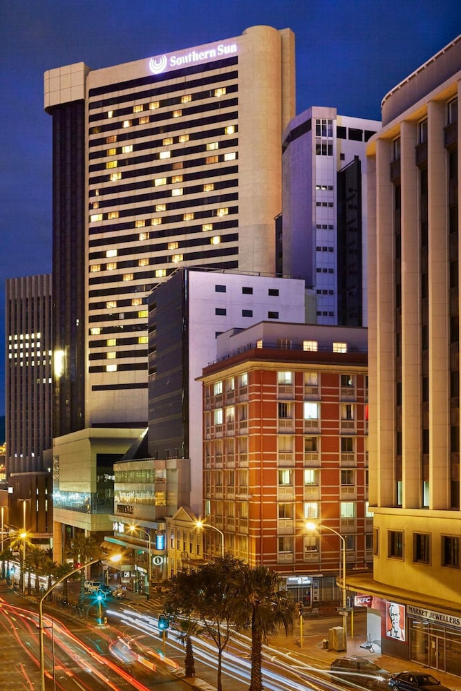 Southern Sun Cape Sun — Hotel building in Cape Town, Western Cape