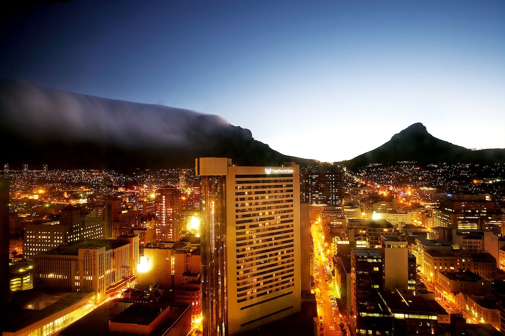 Southern Sun Cape Sun — Hotel building in Cape Town, Western Cape