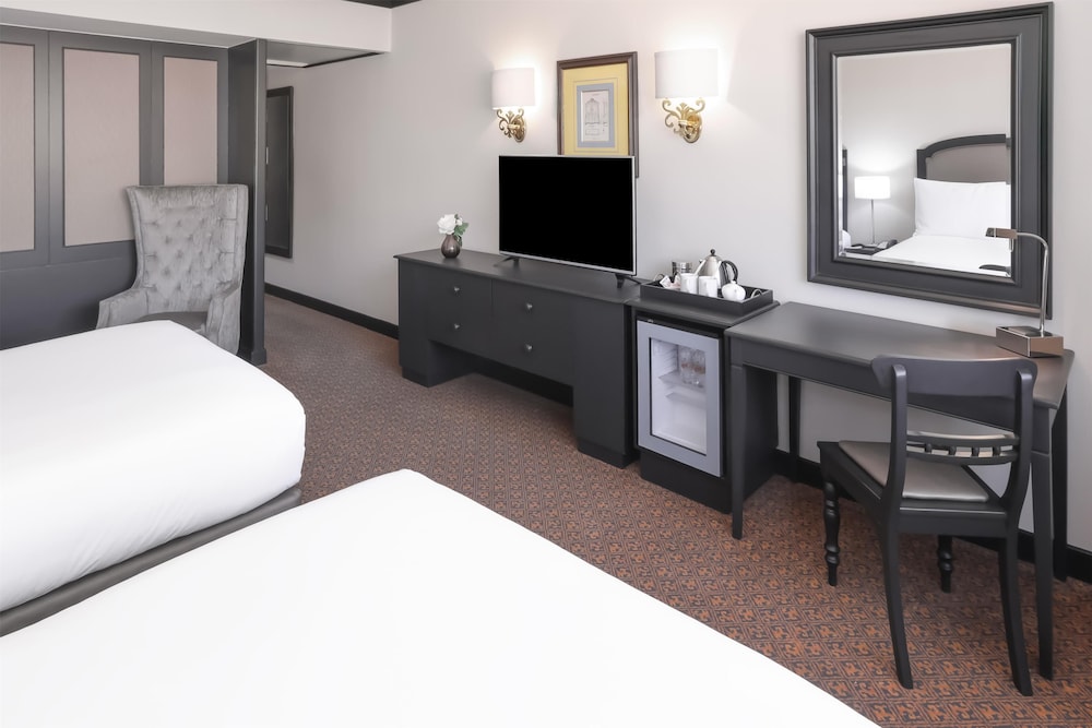 Southern Sun Cape Sun — Hotel rooms in Cape Town, Western Cape