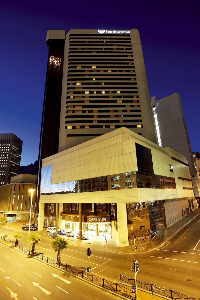 Southern Sun Cape Sun — Hotel building in Cape Town, Western Cape