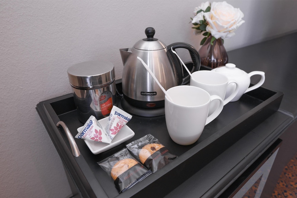 Southern Sun Cape Sun — Hotel rooms in Cape Town, Western Cape
