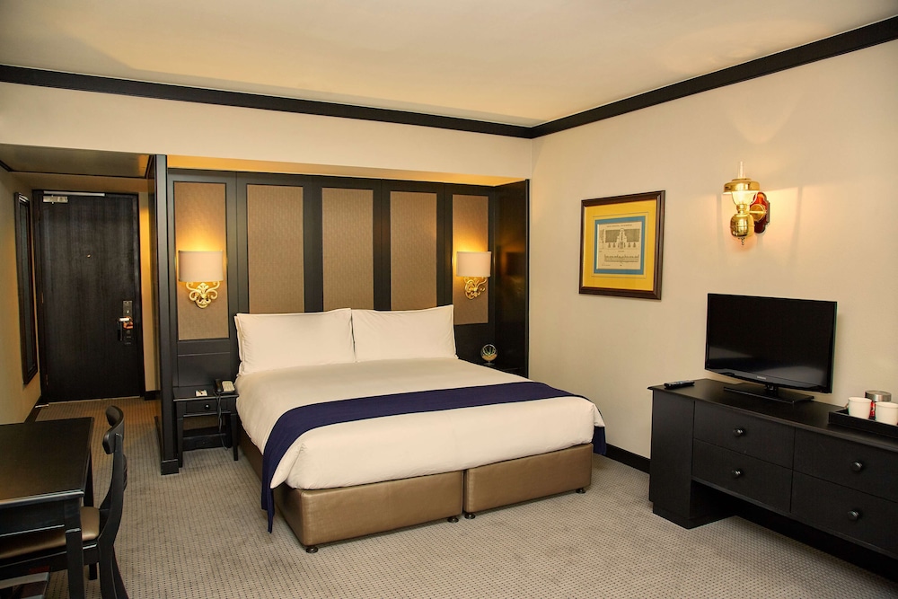 Southern Sun Cape Sun — Hotel rooms in Cape Town, Western Cape
