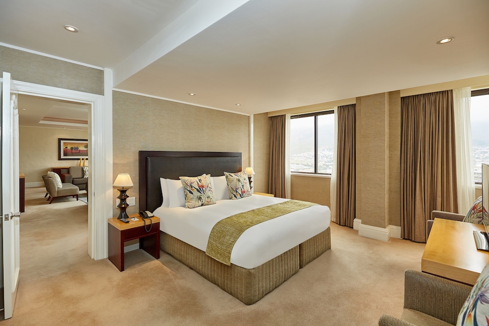 Southern Sun Cape Sun — Hotel rooms in Cape Town, Western Cape