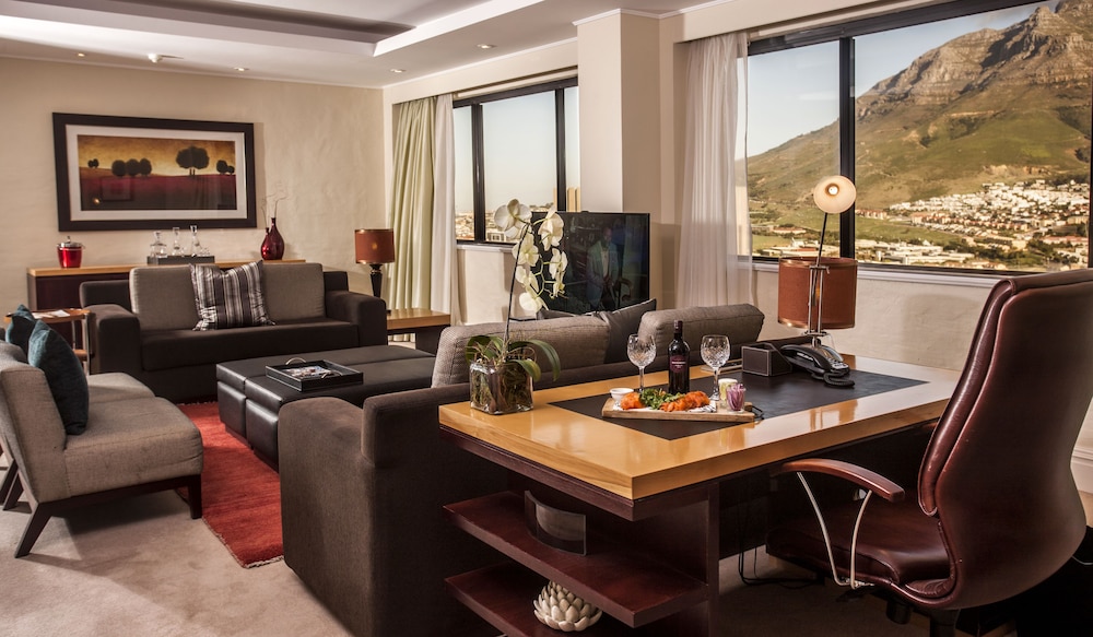 Southern Sun Cape Sun — Hotel rooms in Cape Town, Western Cape