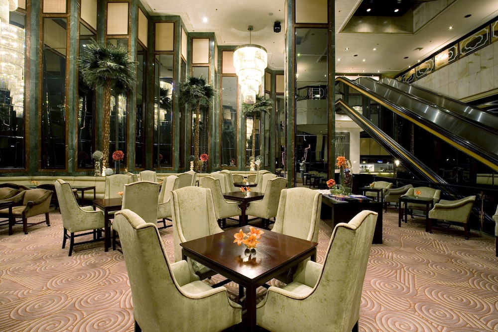 Southern Sun Cape Sun — Restaurant & bars in Cape Town, Western Cape