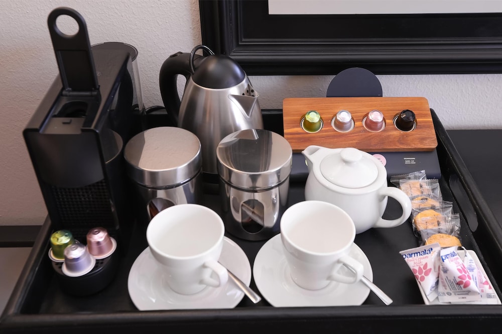 Southern Sun Cape Sun — Hotel rooms in Cape Town, Western Cape