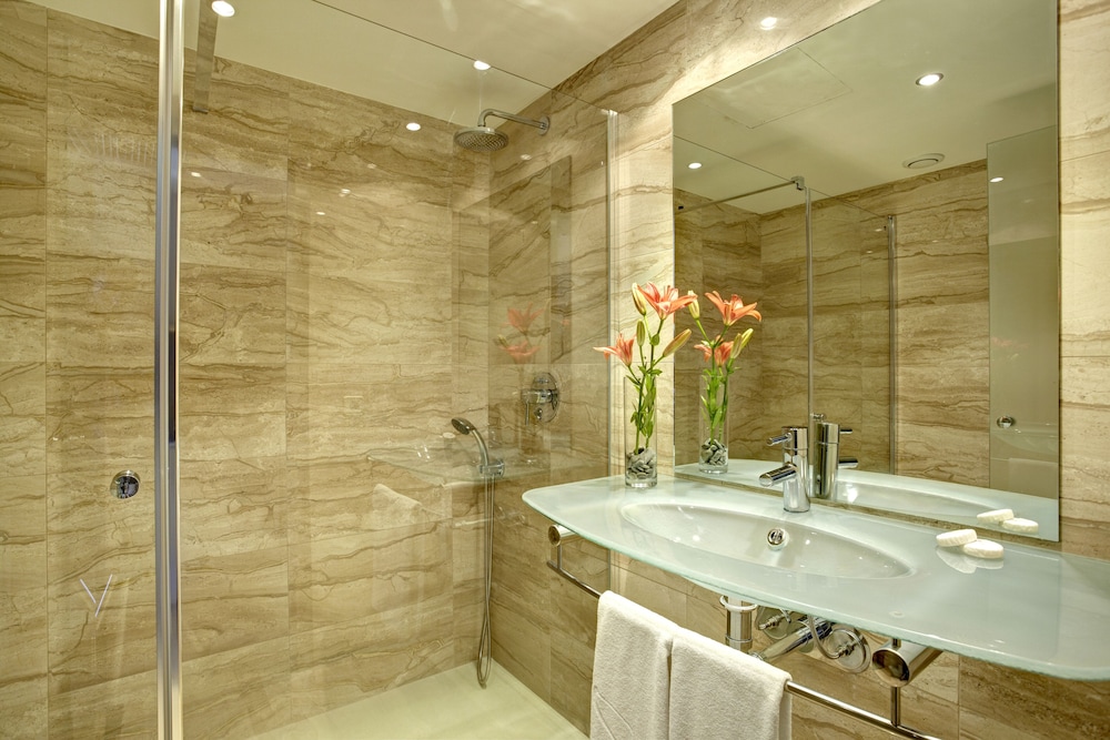 Grupotel Mar de Menorca — Hotel rooms in Es Canutells, Balearic Islands