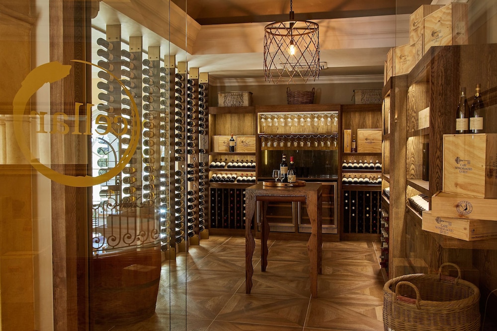 Southern Sun The Cullinan — Restaurant & bars in Cape Town, Western Cape